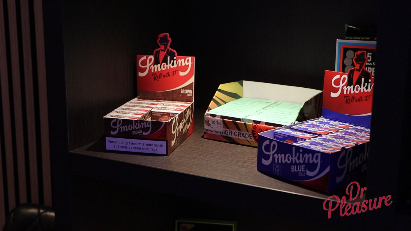 Smoking Brown en Smoking Blue - Roll with it!